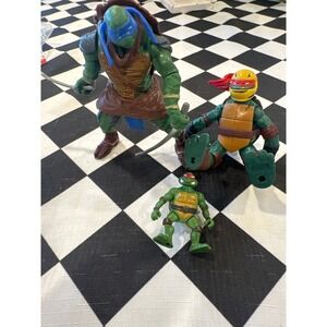 Teenage Mutant Ninja Turtles TMNT Action Figures Lot Leonardo Raphael